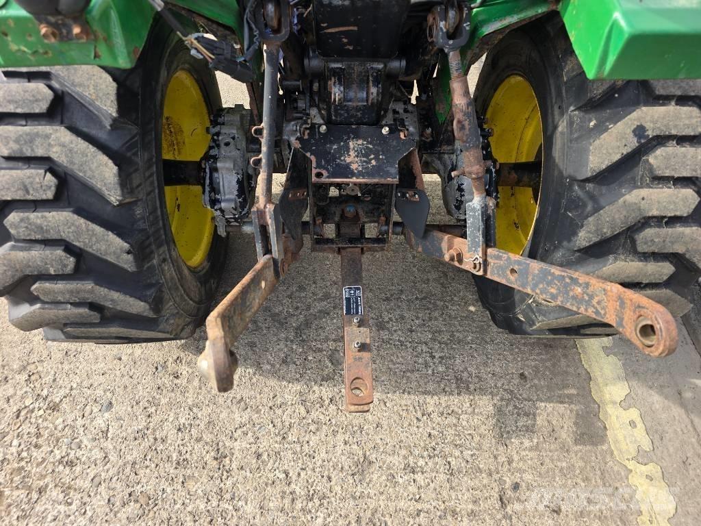 John Deere 2520 HST Compacttrekkers