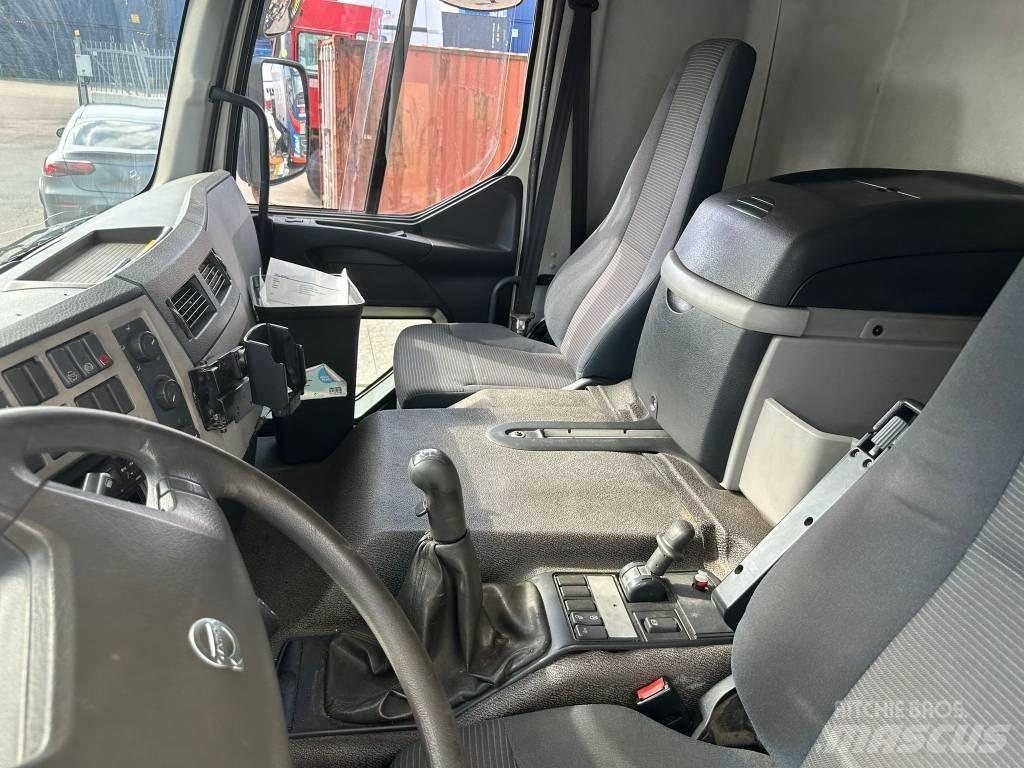 Volvo FE 300 Chassis met cabine
