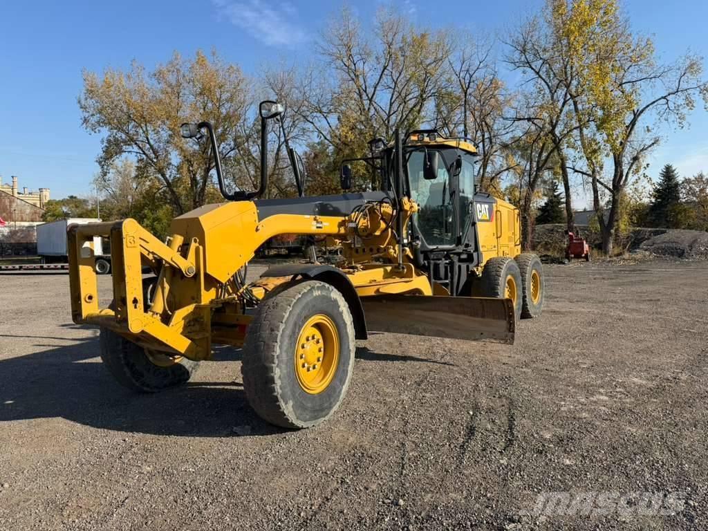 CAT 140 M 2 Graders