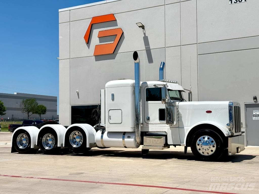 Peterbilt 389 Trekkers