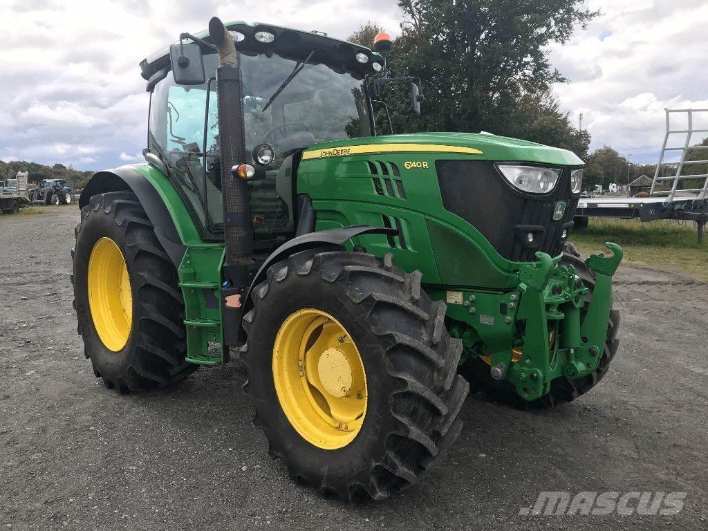 John Deere 6140 R Tractoren