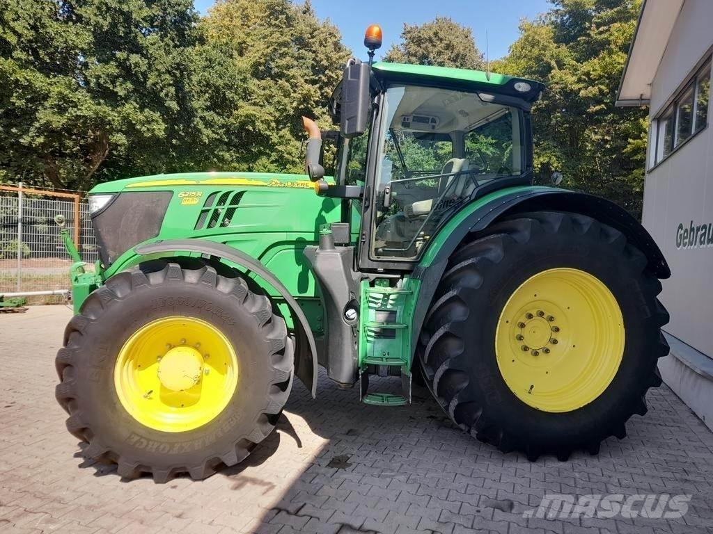 John Deere 6215R Tractoren