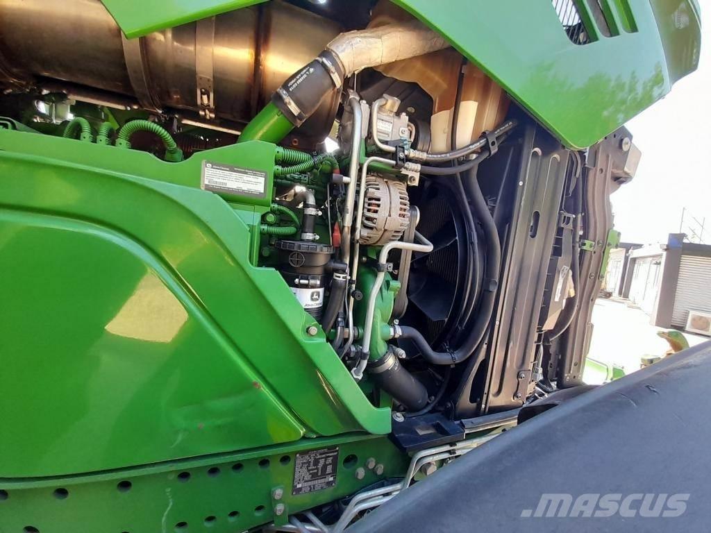 John Deere 6215R Tractoren