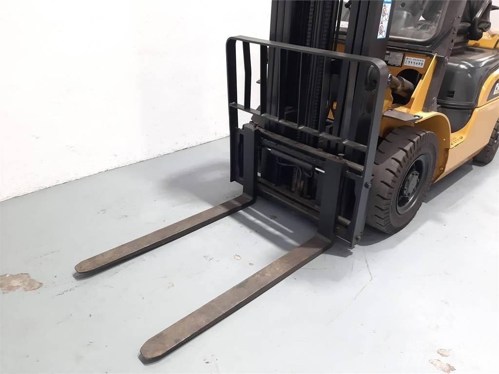 CAT DP25NT Diesel heftrucks