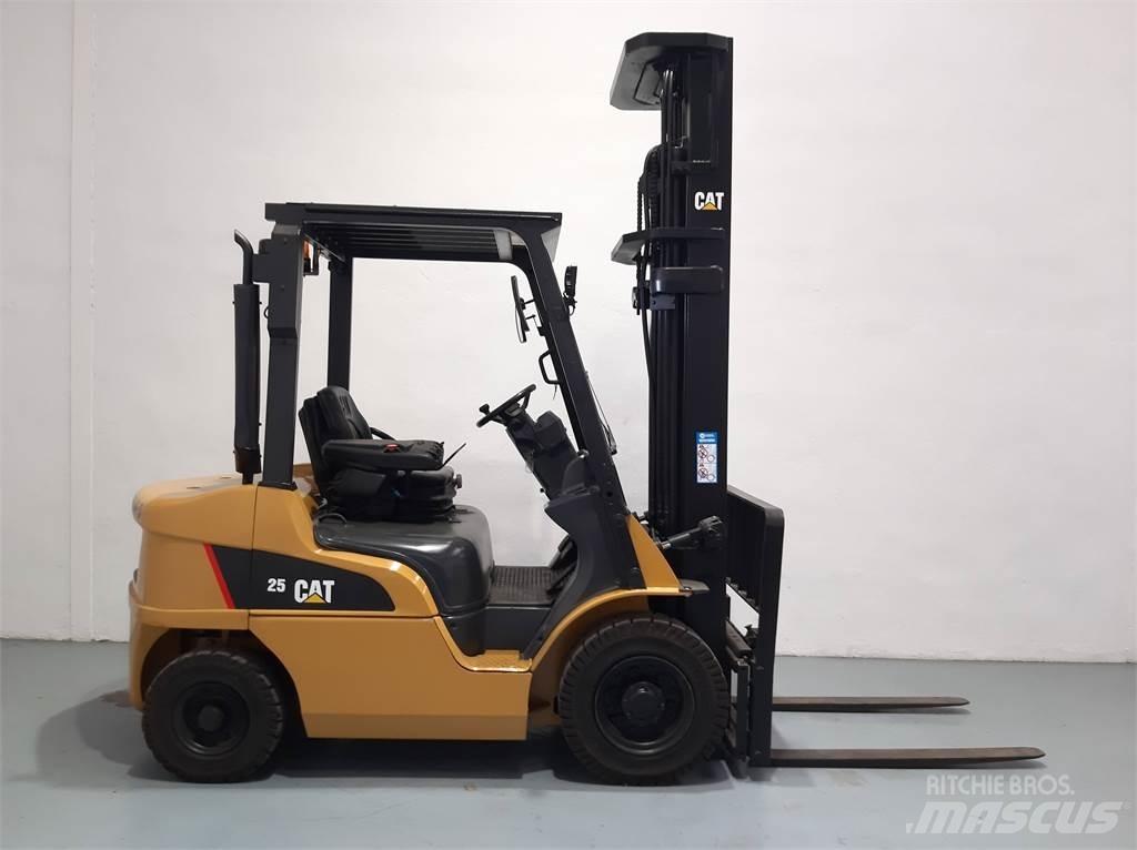 CAT DP25NT Diesel heftrucks