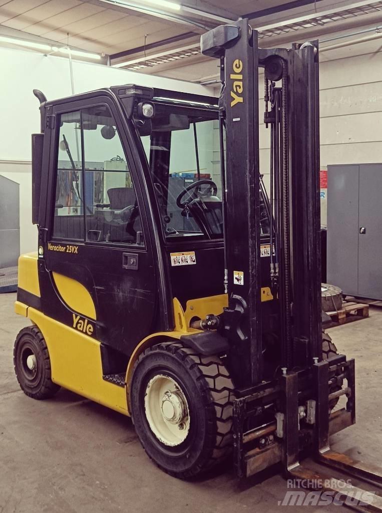 Yale GDP25VX Diesel heftrucks