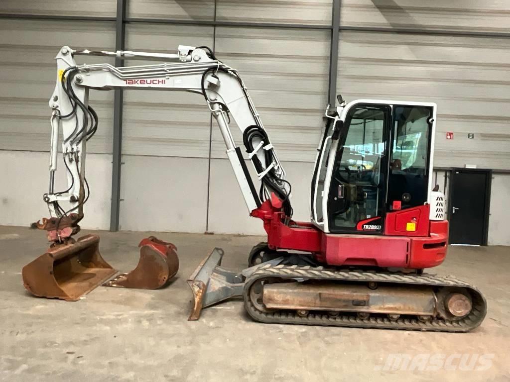 Takeuchi TB 280 FR Midigraafmachines 7t - 12t