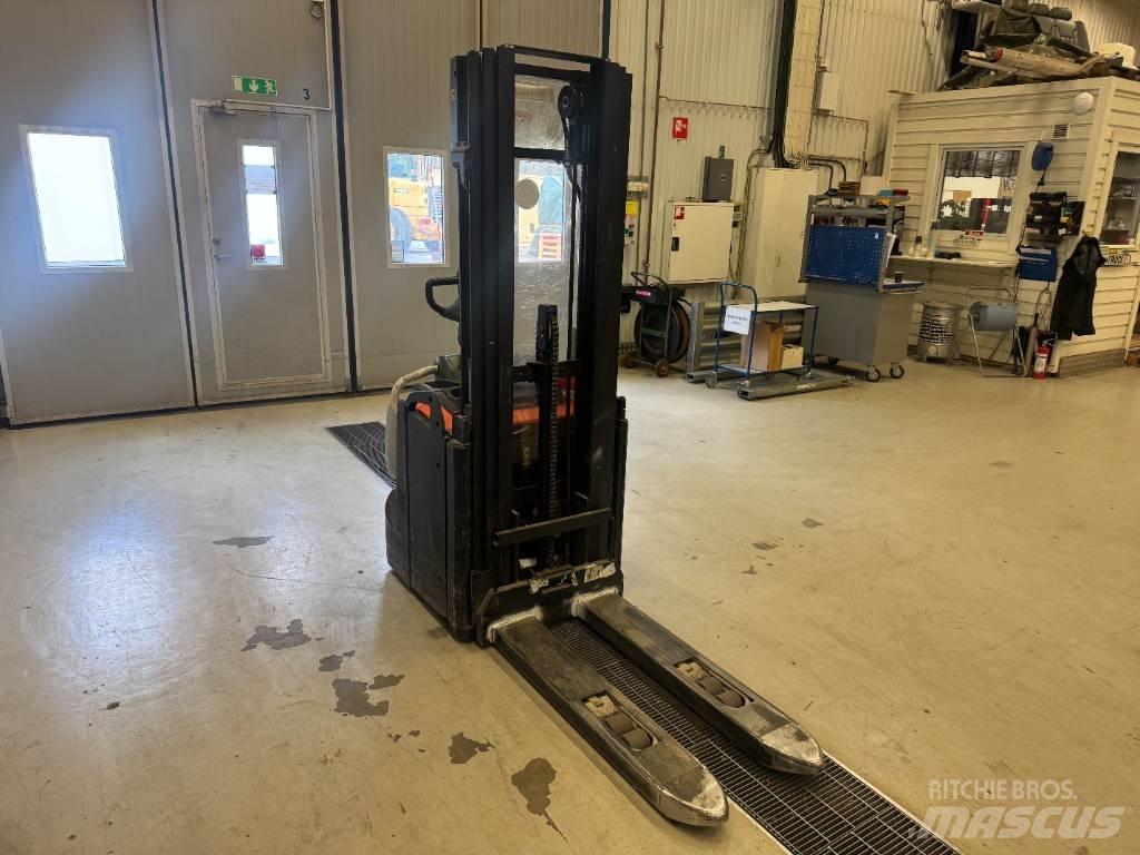 BT Toyota SPE 120 L Stapelaar meeloop