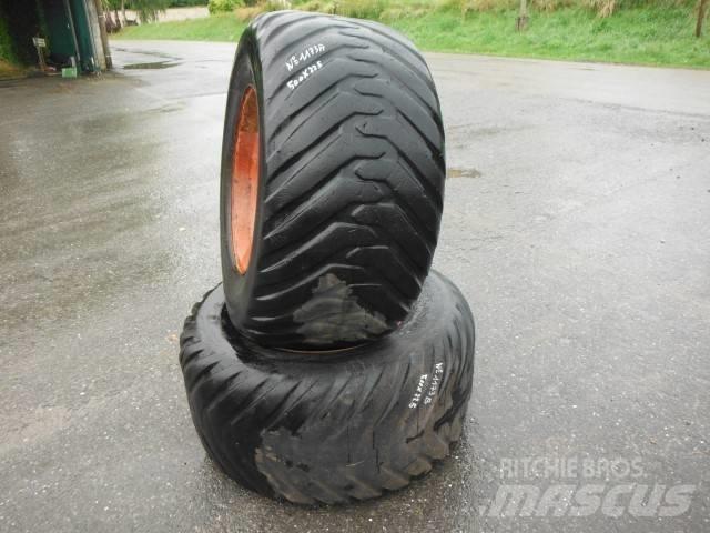Trelleborg 500/22.5 Banden, wielen en velgen