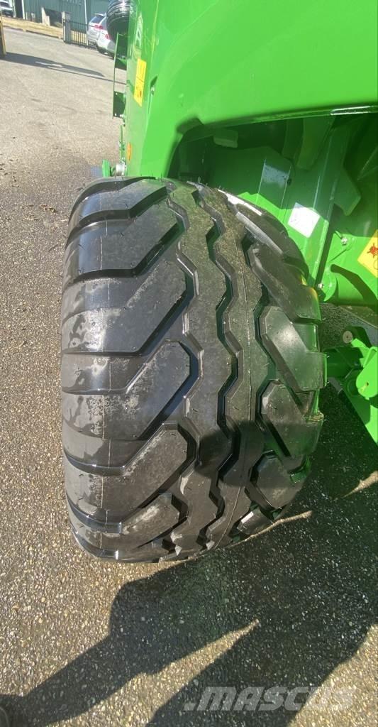 John Deere V461M Ronde-balenpersen