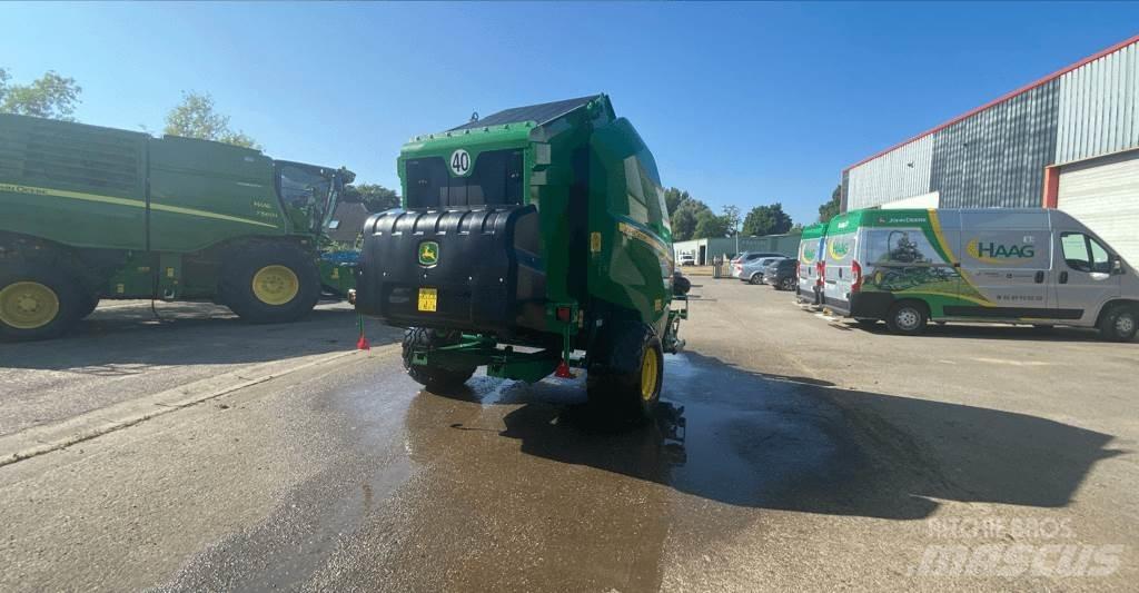 John Deere V461M Ronde-balenpersen