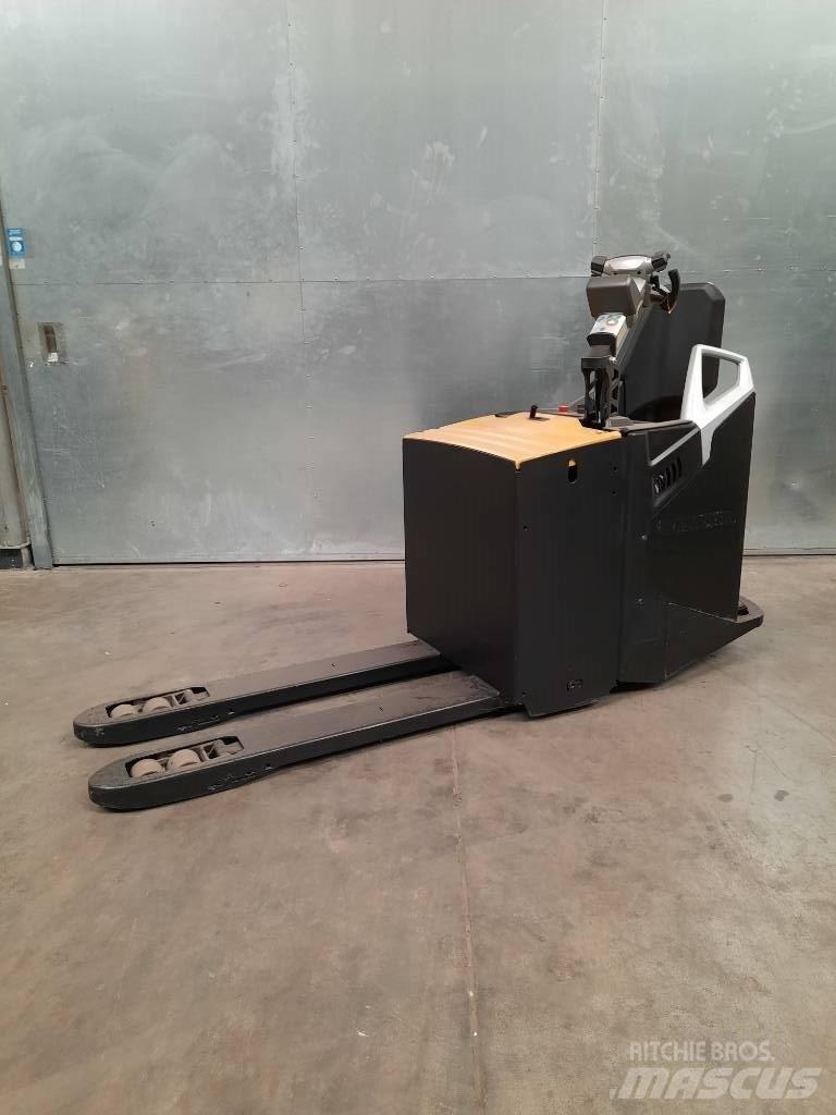 CAT NPF25N2 Meerij pallettruck met platform