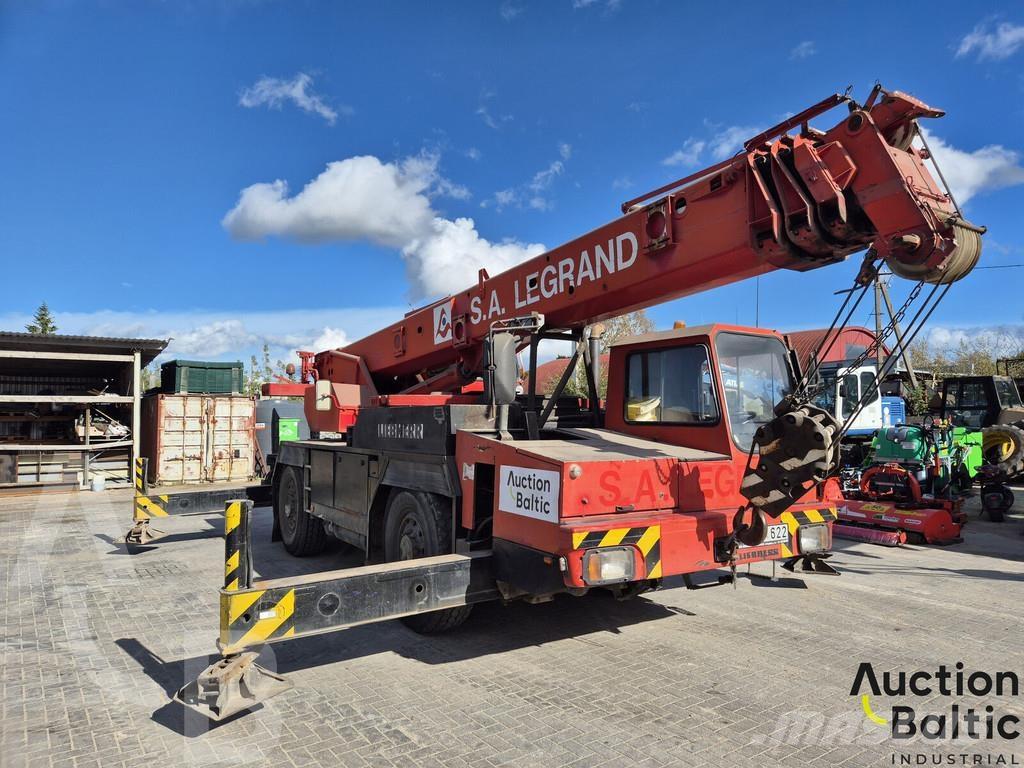 Liebherr UTM 526 Vlakke laadvloer met kraan