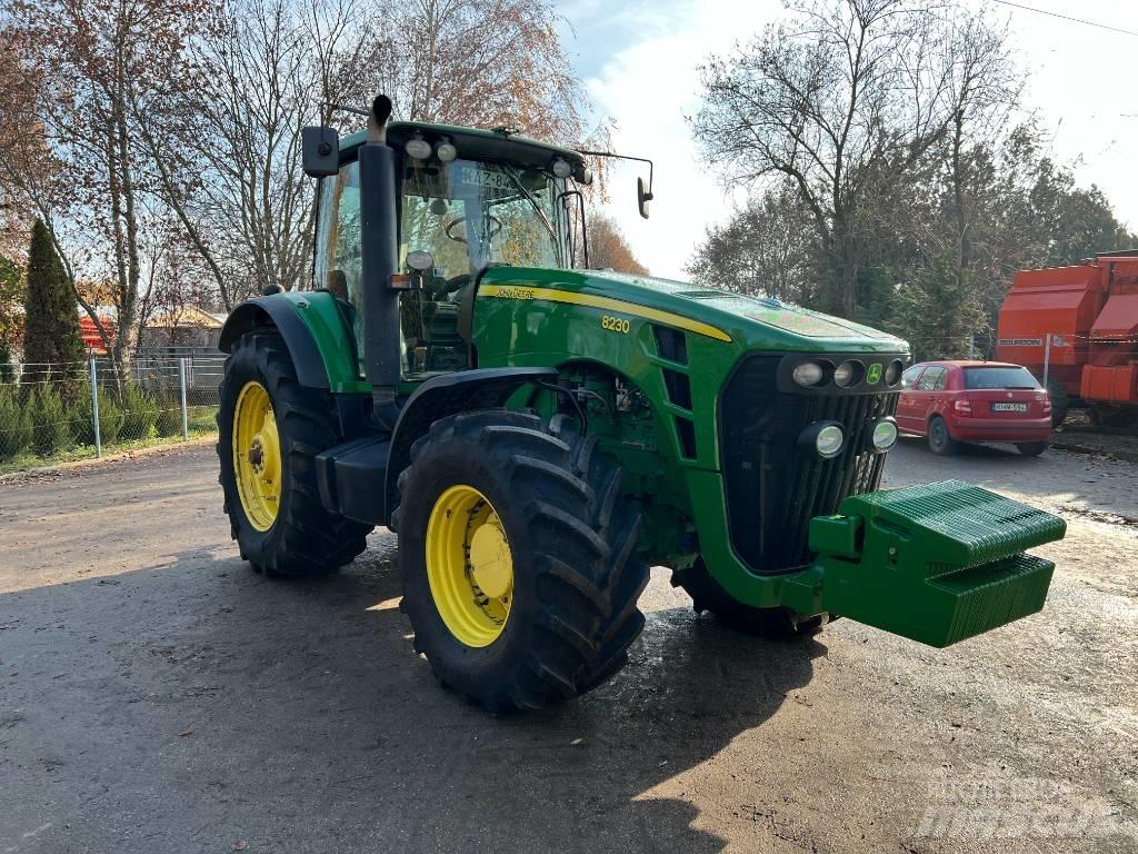 John Deere 8230 Tractoren