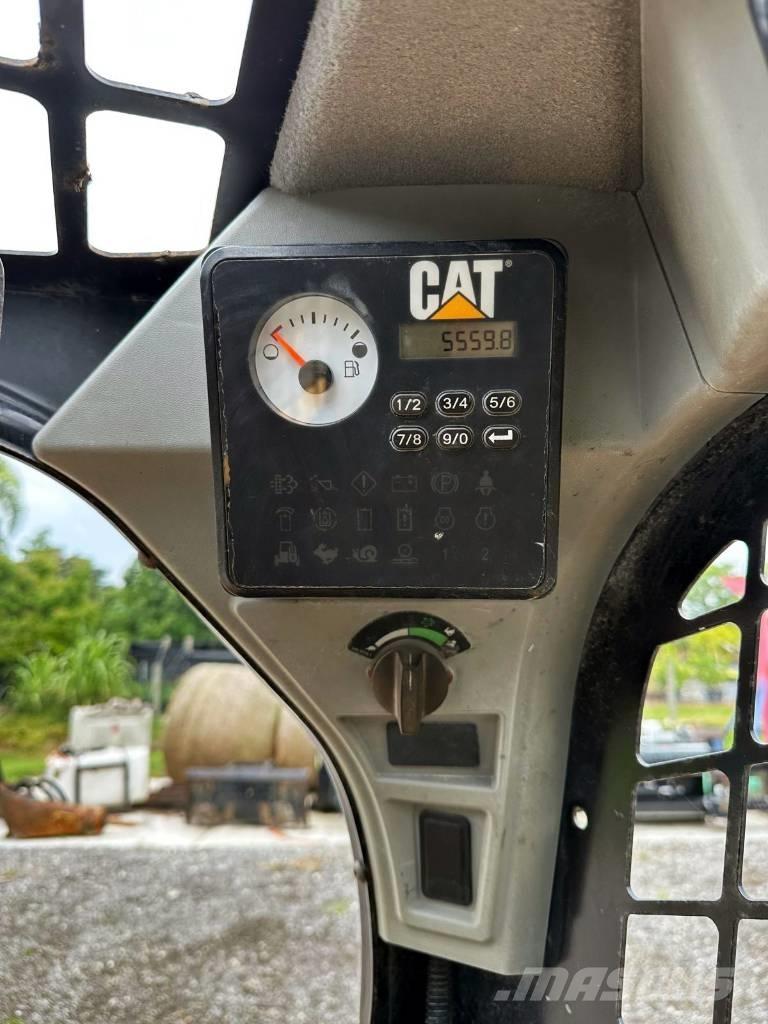CAT 259 D Schrankladers