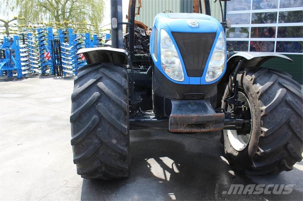 New Holland T7030 Tractoren
