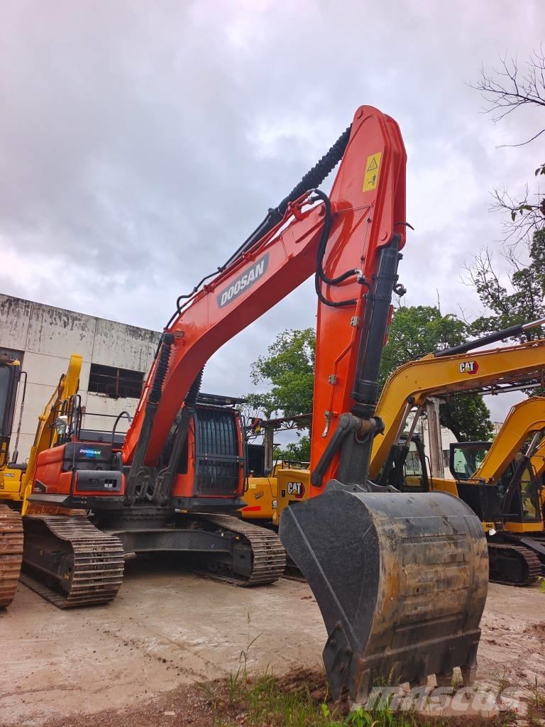 Doosan DX 300 LC Rupsgraafmachines