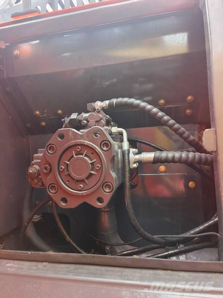 Doosan DX 300 LC Rupsgraafmachines