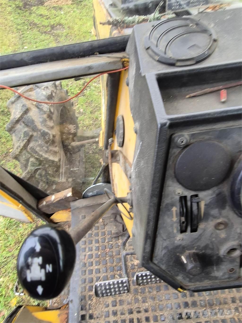 Valtra 715M Tractoren