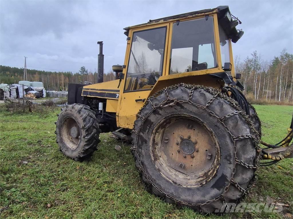 Valtra 715M Tractoren