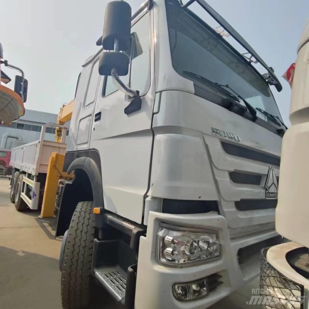 Howo 371 6x4 Vlakke laadvloer met kraan