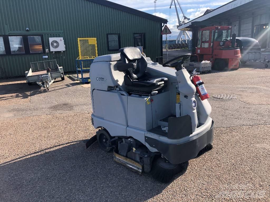 Nilfisk br1100 Veegschrobmachines