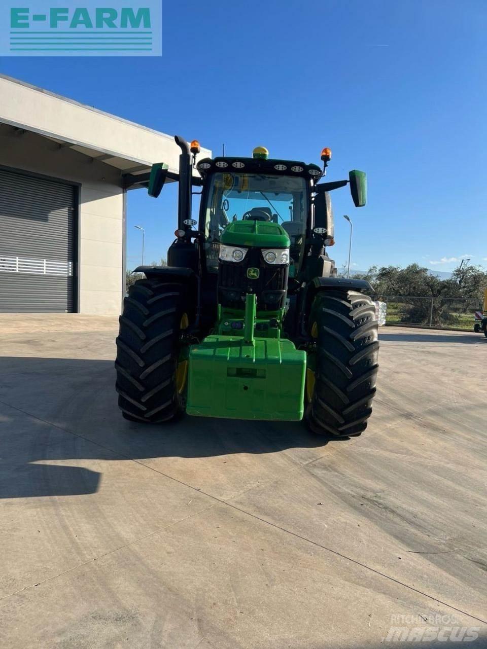John Deere 6250R Tractoren