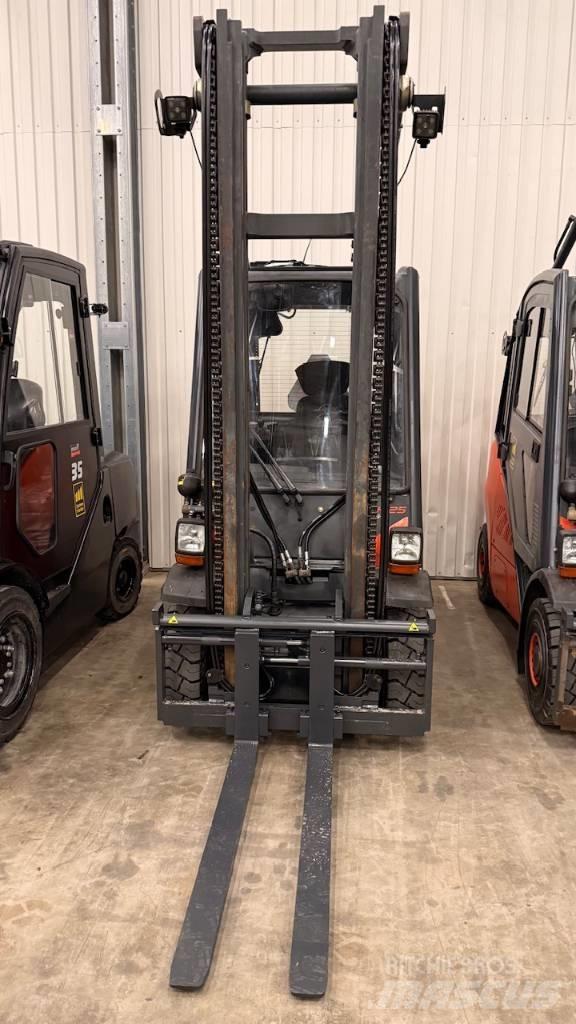 Linde H25D-02 Diesel heftrucks