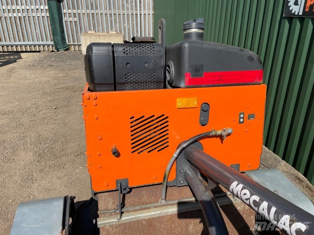 Mecalac MBR 71 Trilrolwalsen