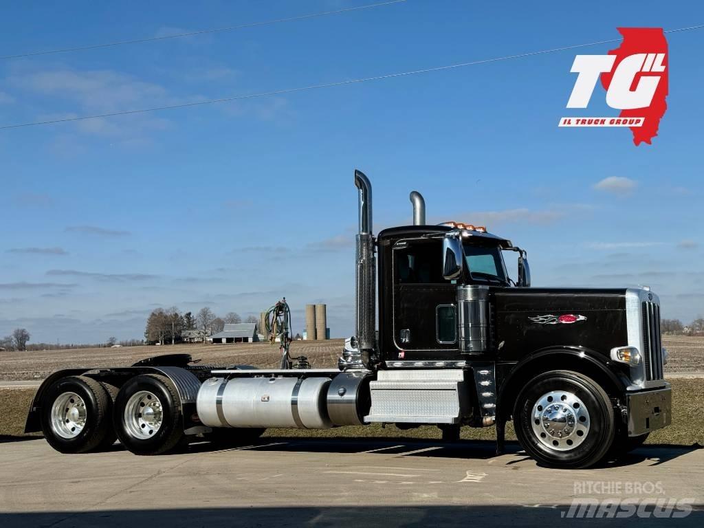 Peterbilt 389 Trekkers