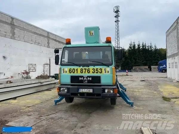 Wumag WT300 Auto hoogwerkers