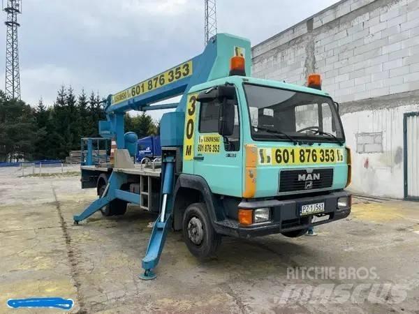 Wumag WT300 Auto hoogwerkers