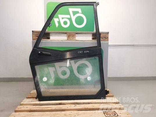 CAT TH337C door Cabine en interieur