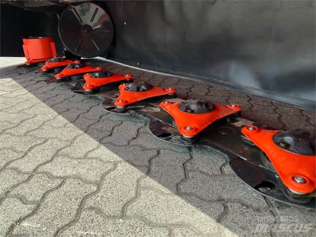 Kubota DM4032 Maaikneuzers