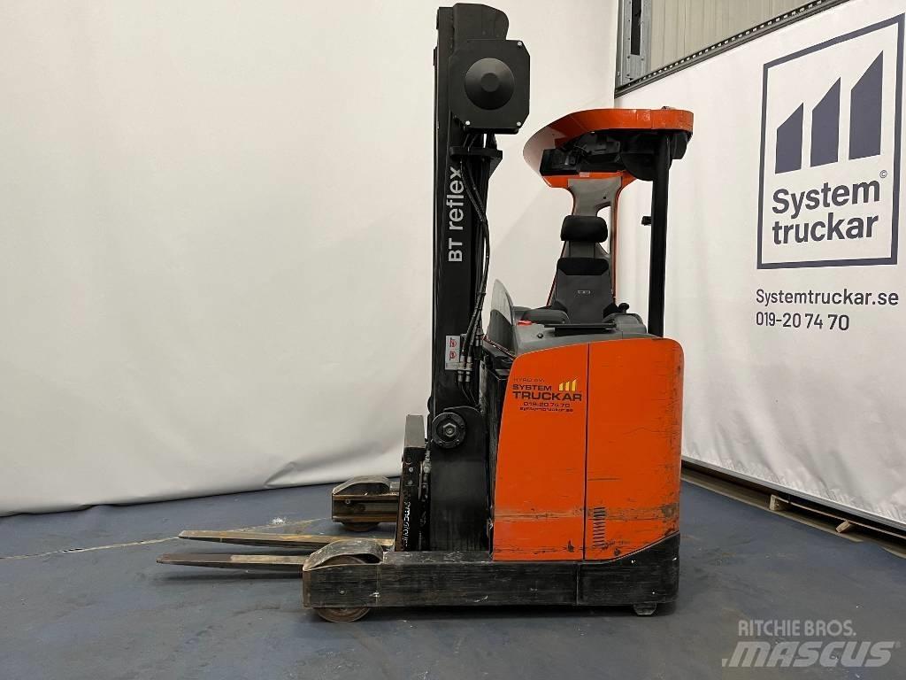 BT RRE 160E Reachtruck voor hoog niveau