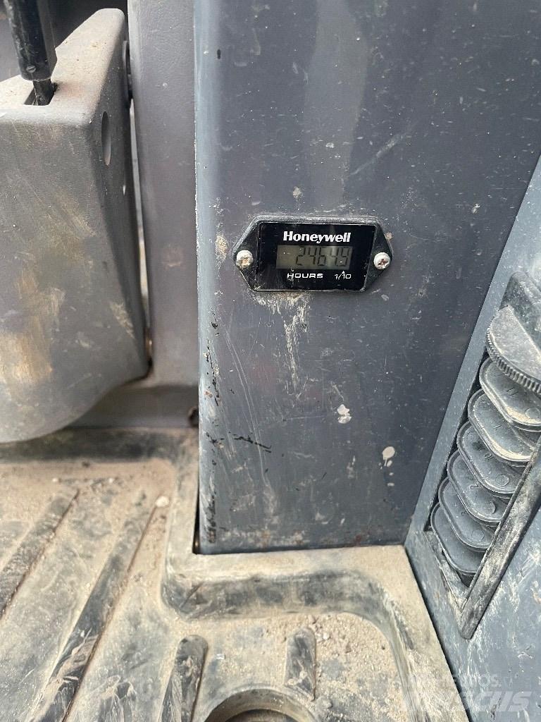 Takeuchi TB 235 Minigraafmachines < 7t