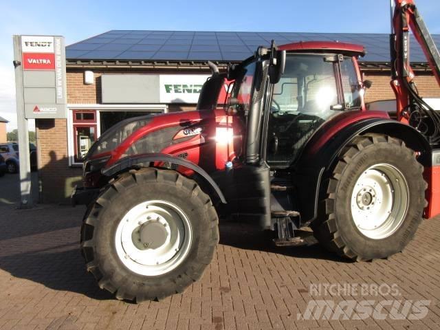 Valtra T174 VERSU Tractoren