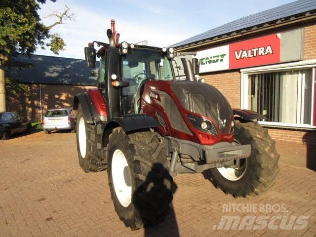 Valtra T174 VERSU Tractoren
