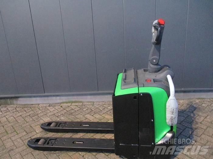 Cesab P320 Meerij pallettruck met platform