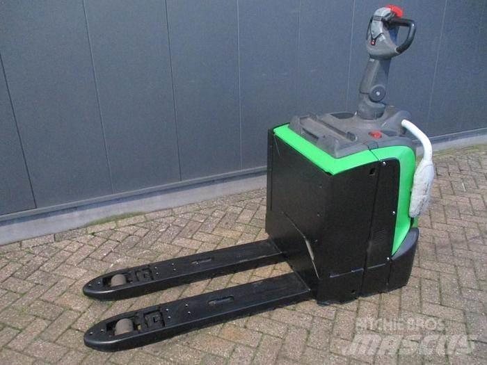 Cesab P320 Meerij pallettruck met platform