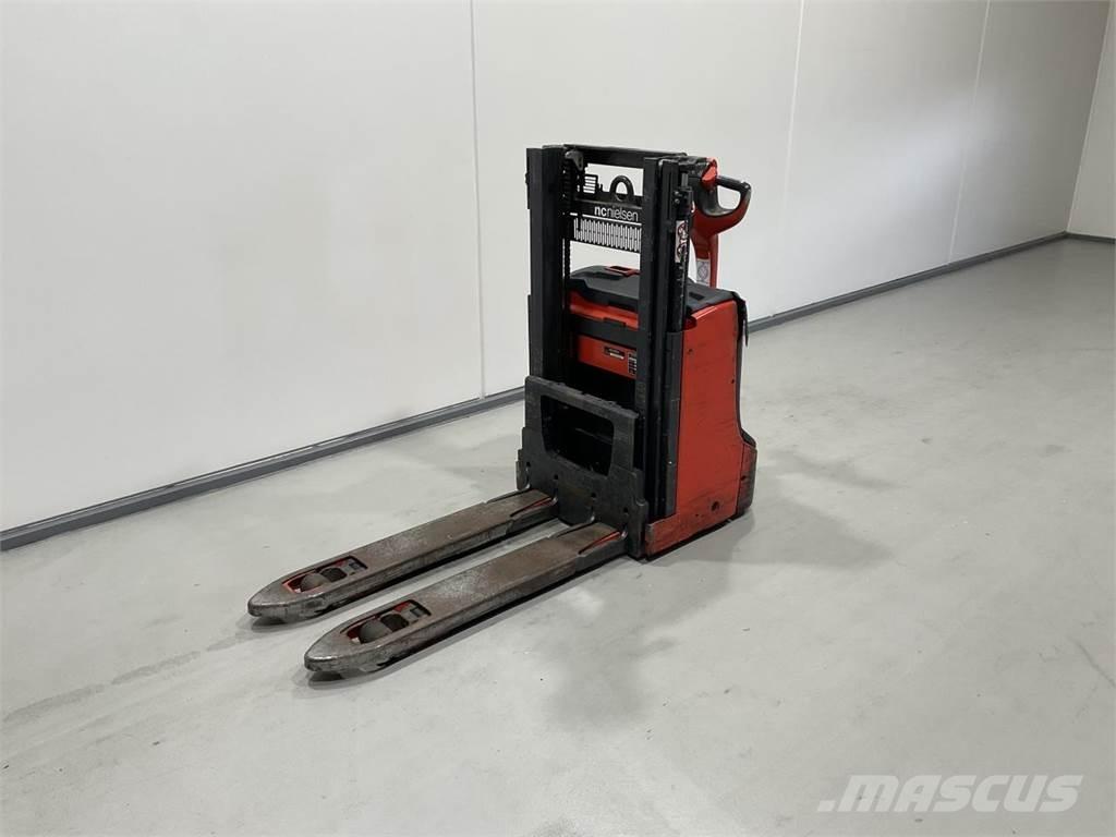 Linde D08 Zelfrijdende stapelaars