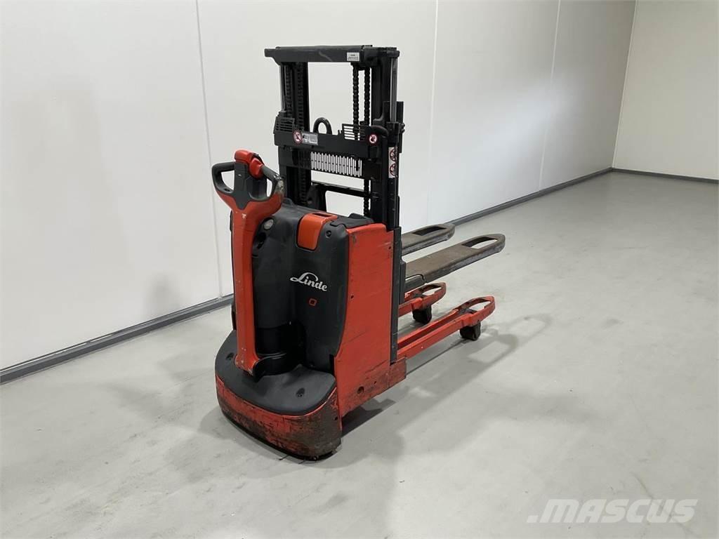 Linde D08 Zelfrijdende stapelaars