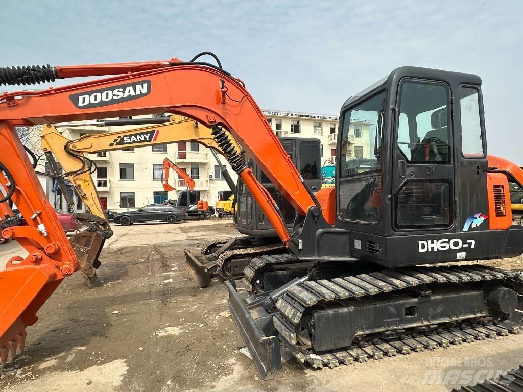 Doosan DH 60 Minigraafmachines < 7t