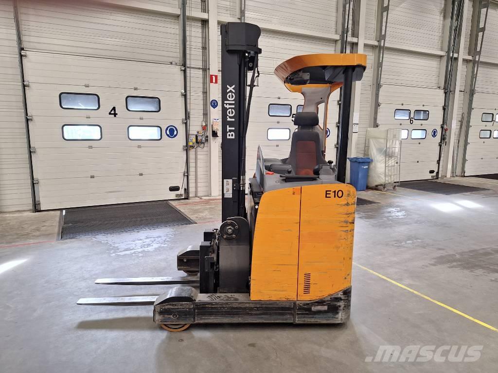 Toyota RRE140 Reachtruck voor hoog niveau