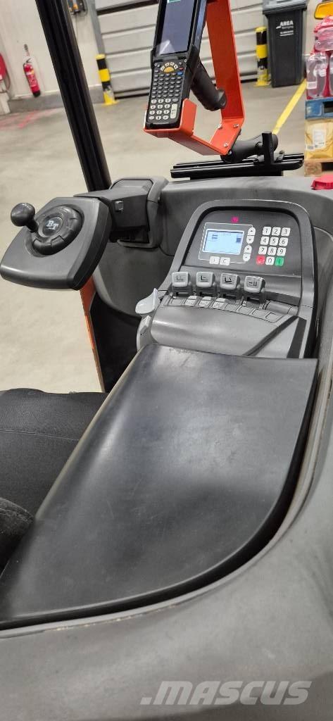 Toyota RRE140 Reachtruck voor hoog niveau