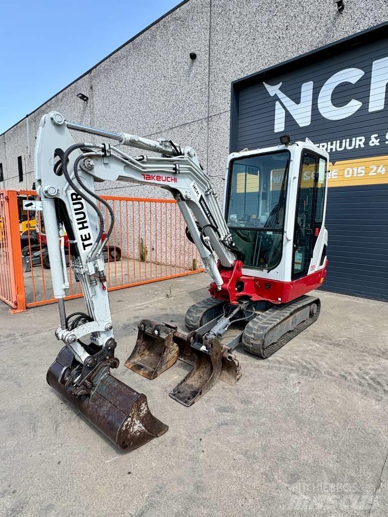 Takeuchi TB 225 Minigraafmachines < 7t