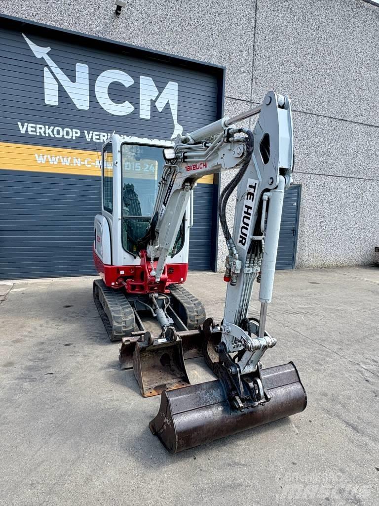 Takeuchi TB 225 Minigraafmachines < 7t