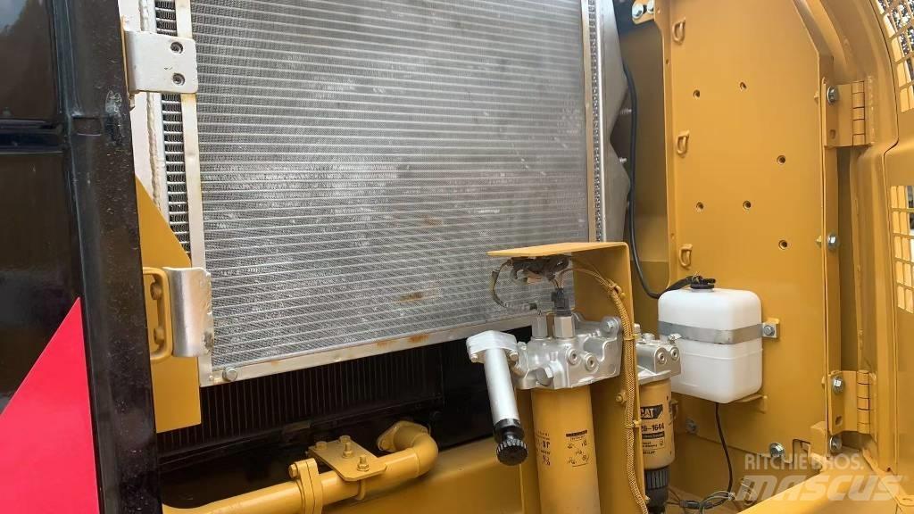CAT 324 D Rupsgraafmachines