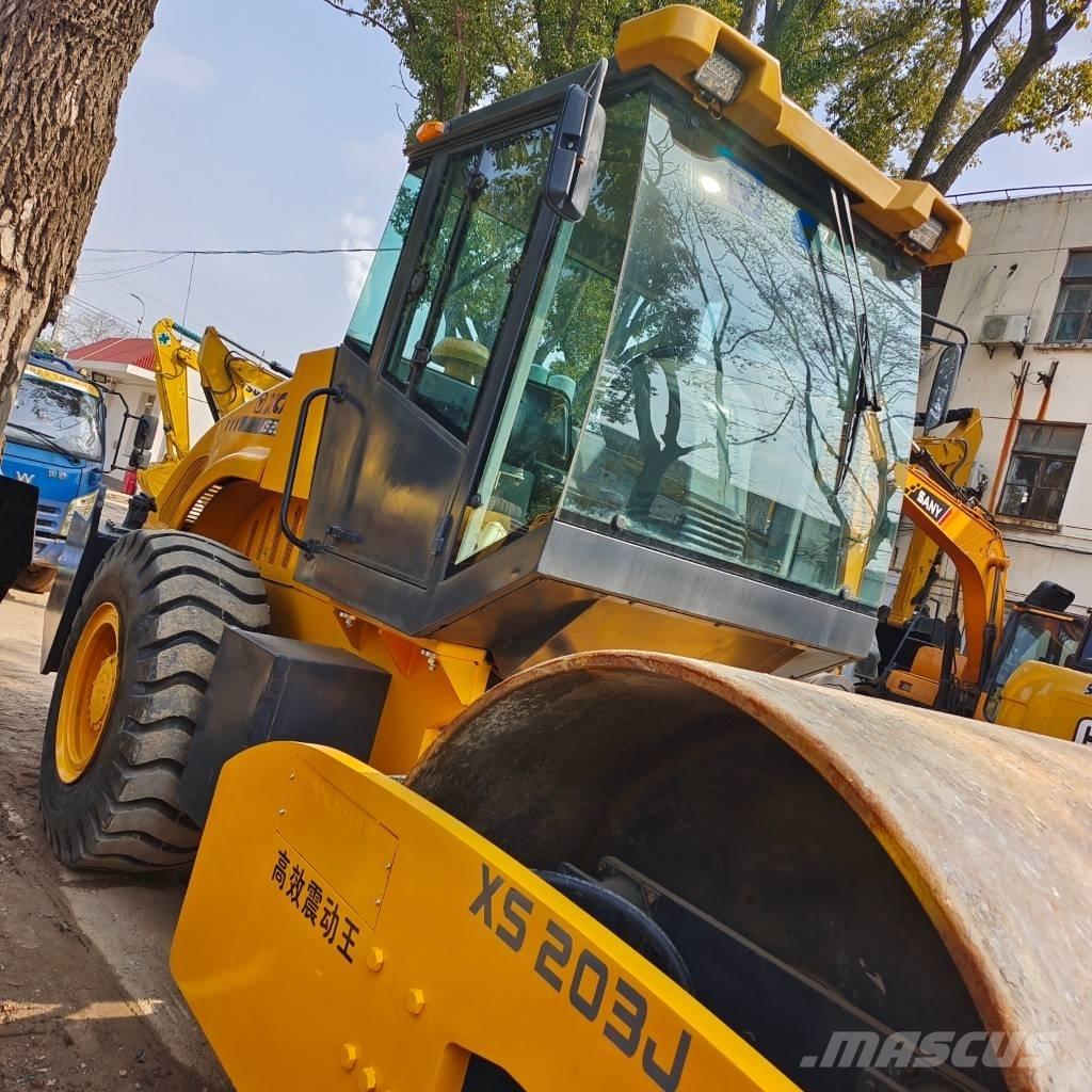 XCMG XS 203 J Trilrolwalsen