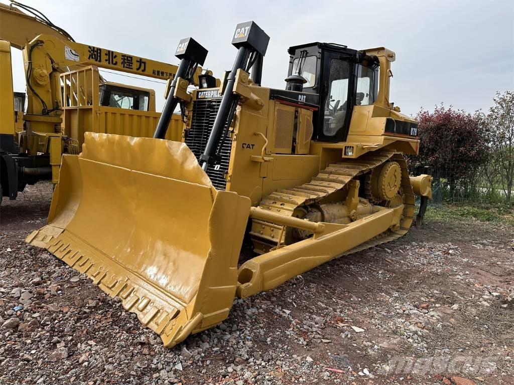 CAT D7H Rupsdozers